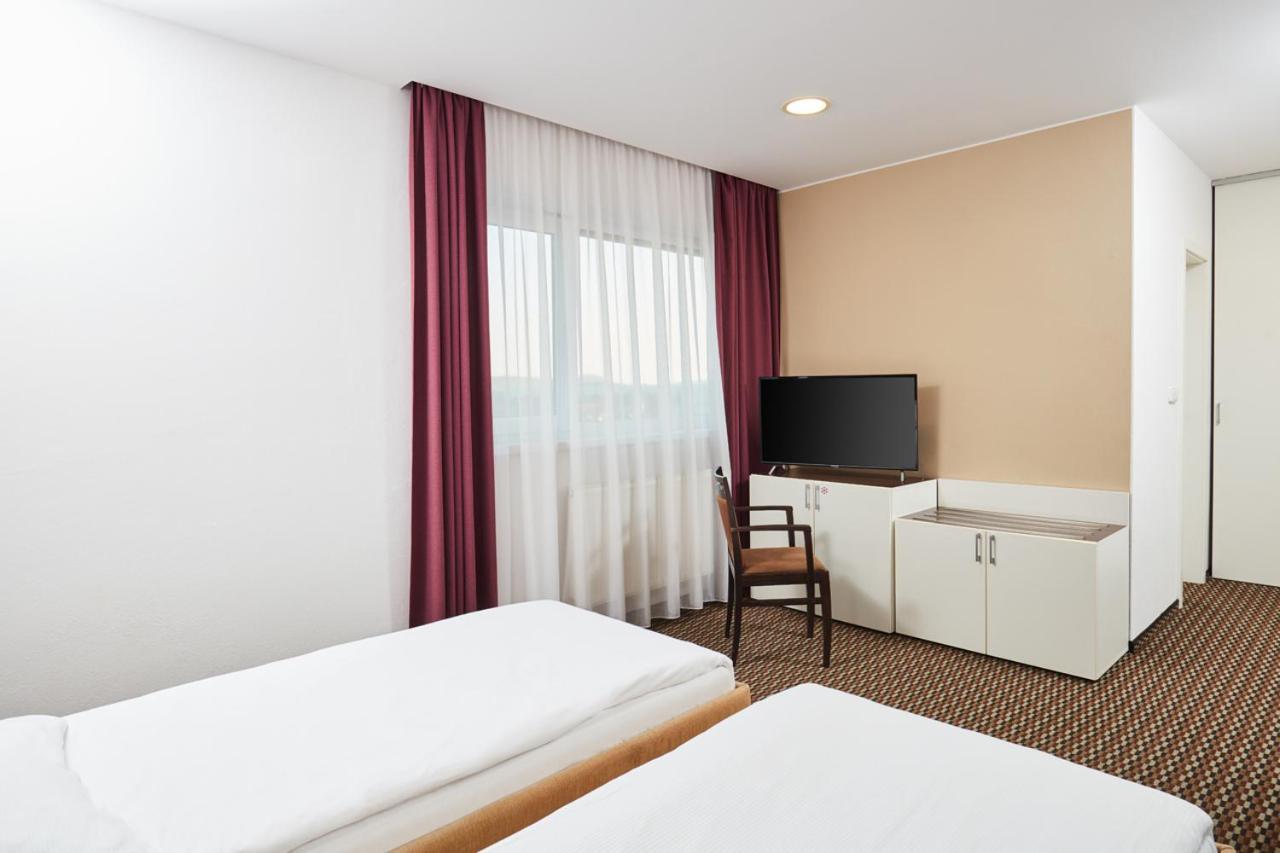 Hotel Rottal Otrokovice Phòng bức ảnh
