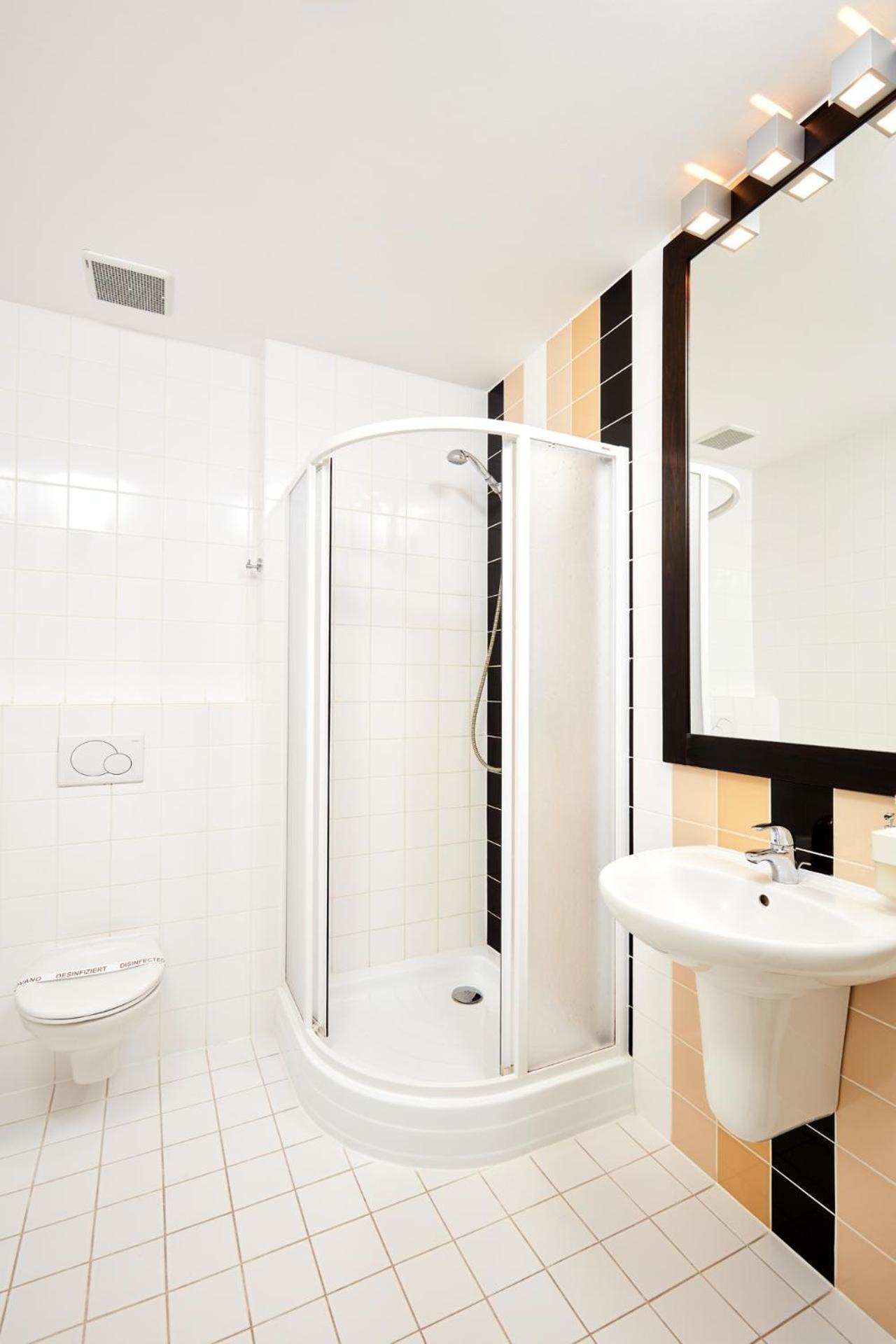 Hotel Rottal Otrokovice Ngoại thất bức ảnh