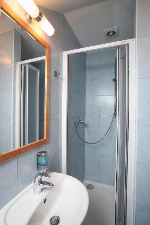 Hotel Rottal Otrokovice Ngoại thất bức ảnh